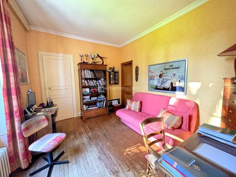 Maison - 214 m² - 8 pièces