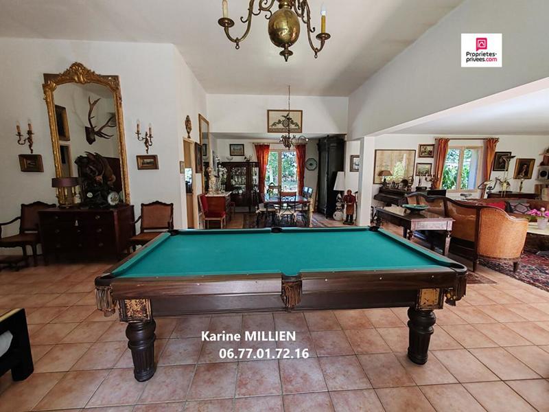 Maison - 200 m² - 7 pièces