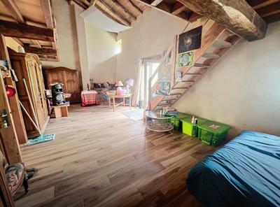 Corps de ferme - 300 m² - 7 pièces