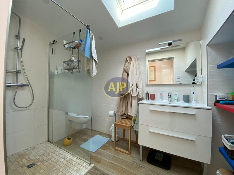 Maison - 122 m² - 6 pièces