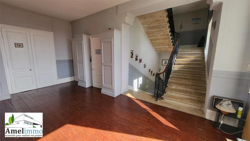 Maison - 250 m² - 7 pièces