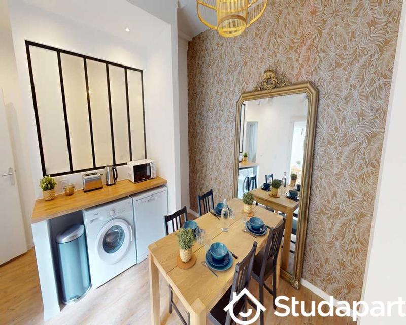 Chambre - 80 m² - 1 pièce