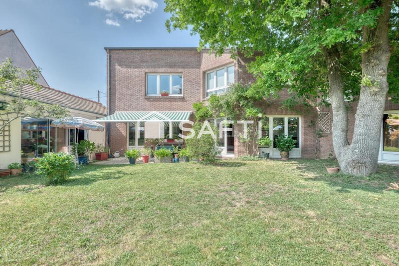 Maison - 204 m² - 7 pièces