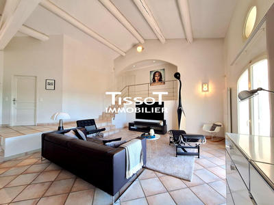 Maison - 198 m² - 5 pièces