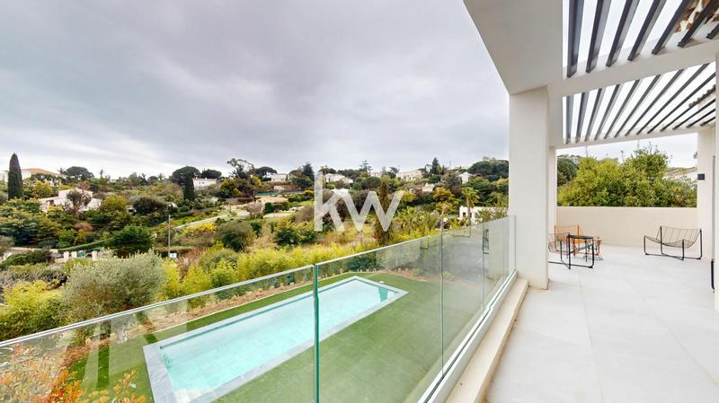 Maison - 208 m² - 6 pièces