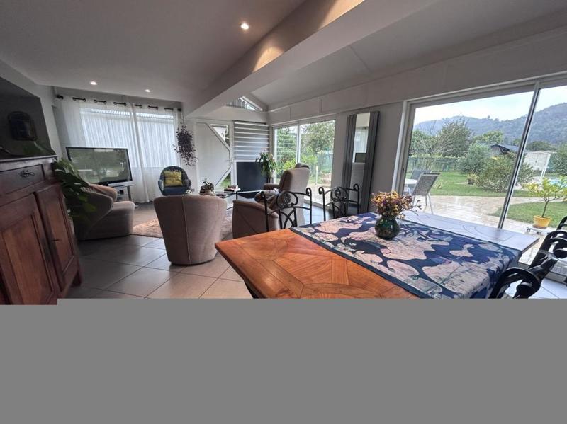 Maison - 200 m² - 7 pièces