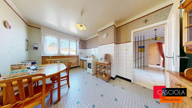 Maison traditionnelle - 104 m² - 5 pièces