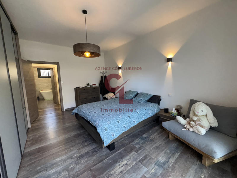 Maison - 328 m² - 9 pièces