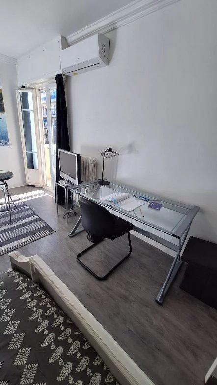 Studio - 25 m² - 1 pièce