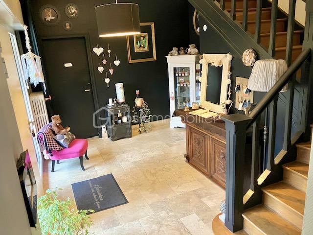 Maison - 299 m² - 8 pièces