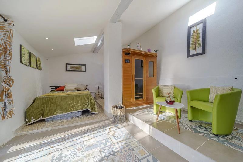 Maison - 360 m² - 10 pièces