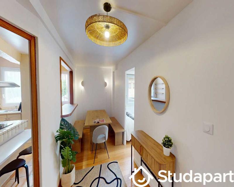 Chambre - 150 m² - 1 pièce