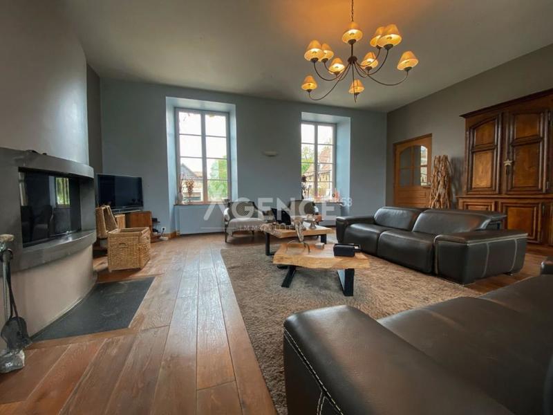 Maison - 318 m² - 17 pièces