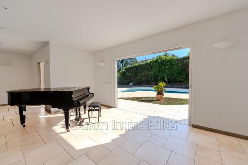 Villa - 303 m² - 6 pièces