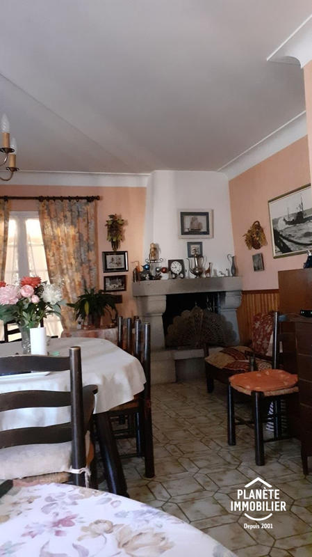 Maison traditionnelle - 250 m² - 13 pièces