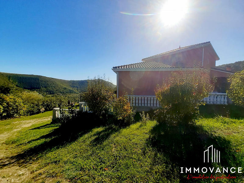 Villa - 196 m² - 7 pièces