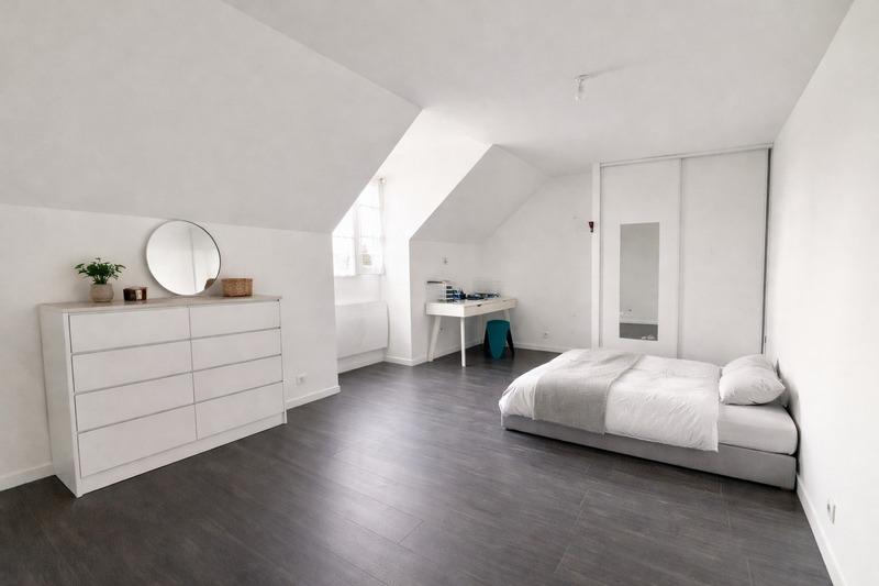 Maison - 230 m² - 7 pièces