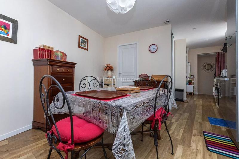 Immeuble - 141 m² - 7 pièces