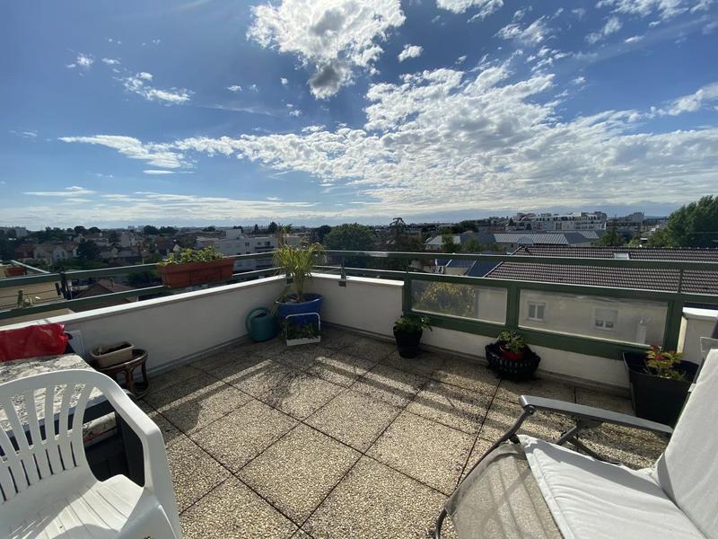 Appartement - 136 m² - 7 pièces