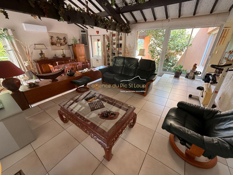 Villa - 166 m² - 6 pièces