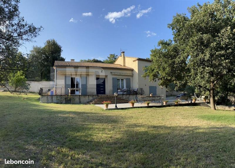Maison provençale - 264 m² - 11 pièces
