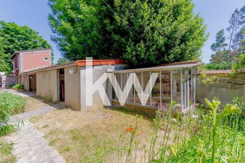 Maison - 256 m² - 9 pièces