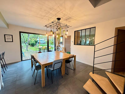 Maison - 160 m² - 8 pièces