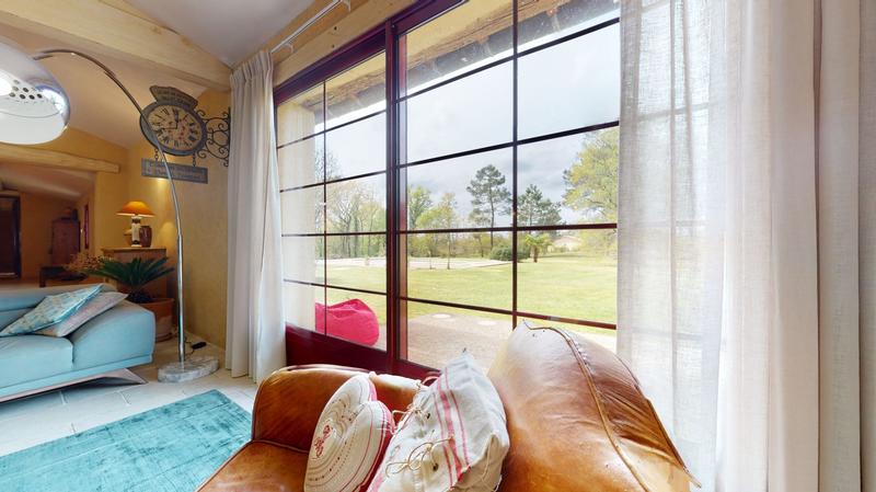 Maison traditionnelle - 210 m² - 6 pièces