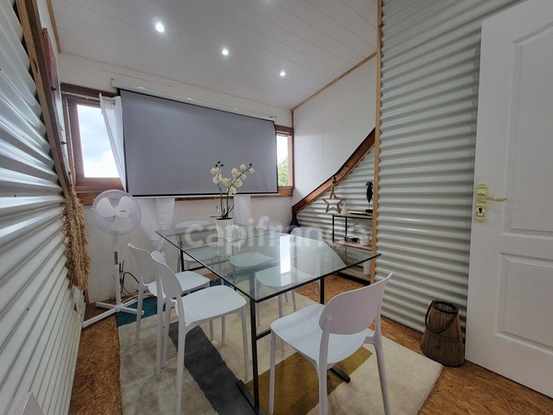 Bureau - 90 m² - 7 pièces