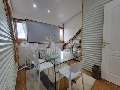 Bureau - 90 m² - 7 pièces