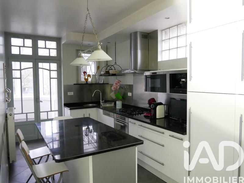 Maison - 231 m² - 8 pièces