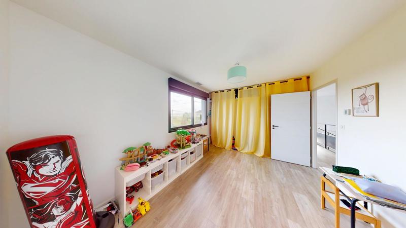 Maison - 182 m² - 6 pièces