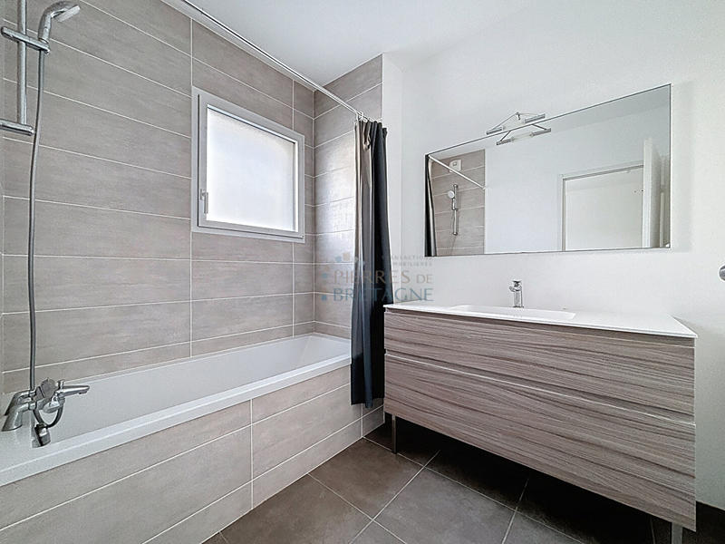 Maison - 111 m² - 6 pièces