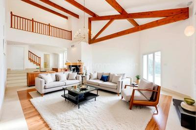 Villa - 230 m² - 6 pièces