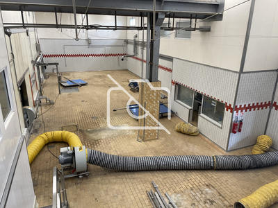 Entrepôt - 1 593 m²