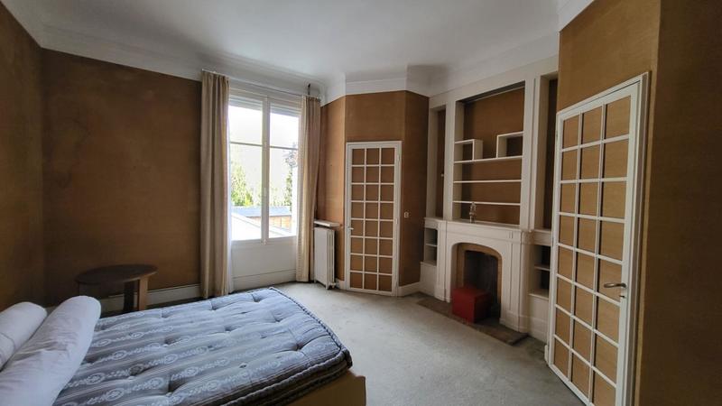 Maison - 277 m² - 8 pièces