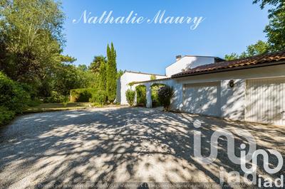 Maison - 240 m² - 7 pièces