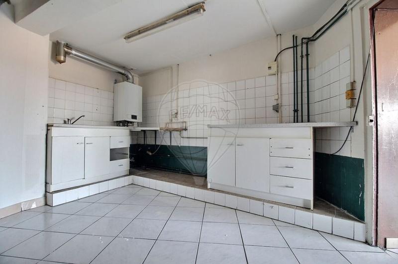 Local commercial - 223 m² - 6 pièces