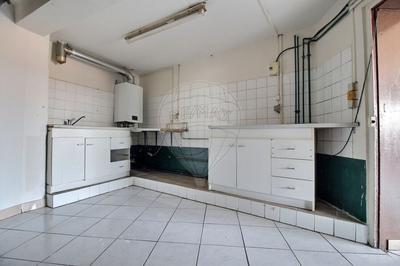 Local commercial - 223 m² - 6 pièces