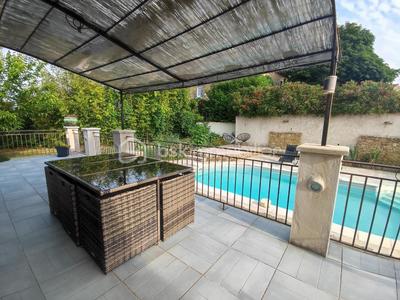 Villa - 100 m² - 5 pièces