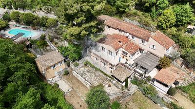 Propriété - 286 m² - 11 pièces