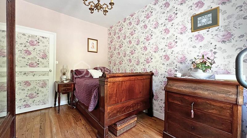 Propriété - 261 m² - 11 pièces