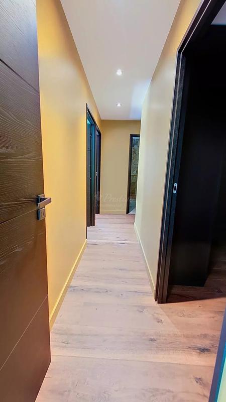 Maison - 263 m² - 8 pièces