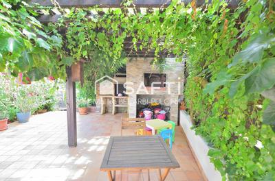 Maison - 231 m² - 13 pièces