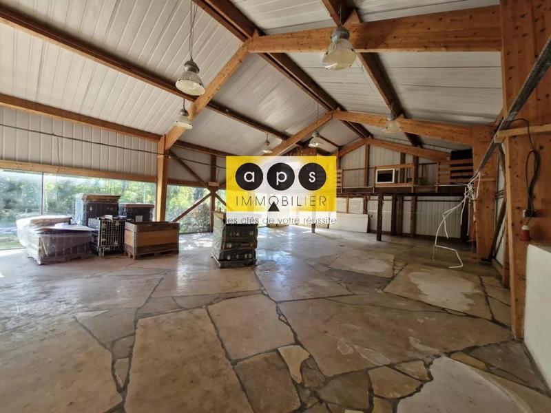 Immeuble - 180 m² - 9 pièces