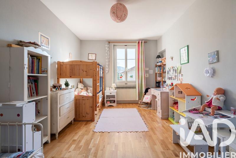 Maison - 275 m² - 8 pièces