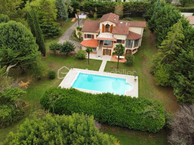 Maison d'architecte - 300 m² - 8 pièces