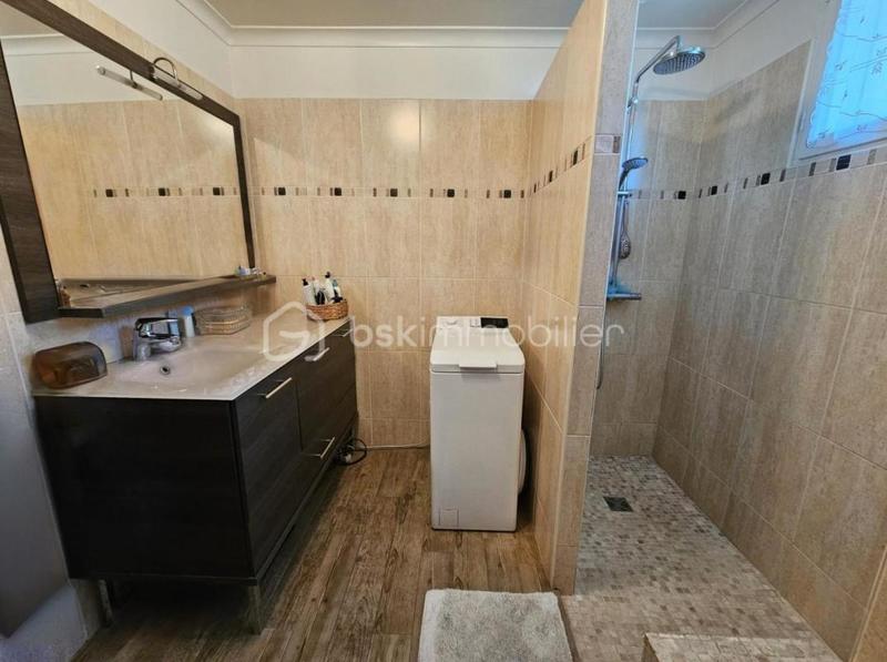 Maison traditionnelle - 200 m² - 6 pièces