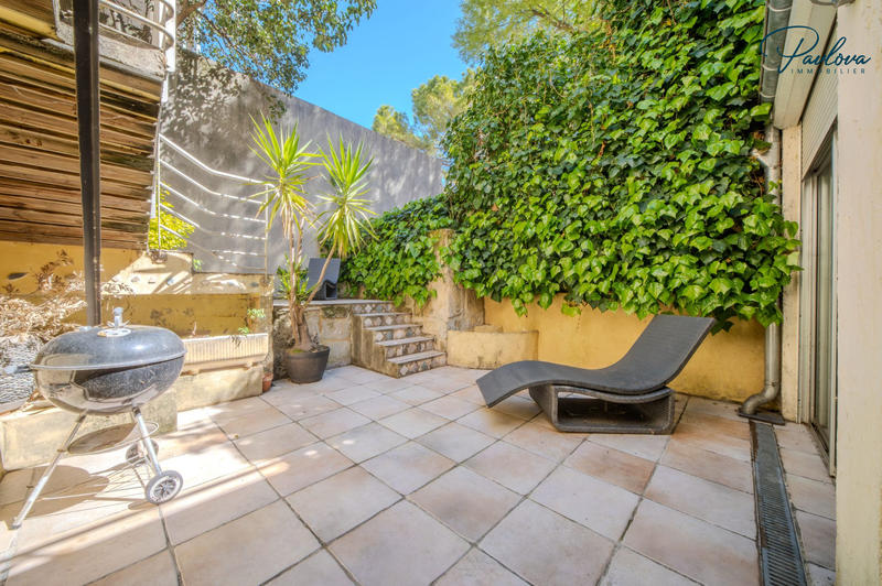 Maison - 203 m² - 6 pièces