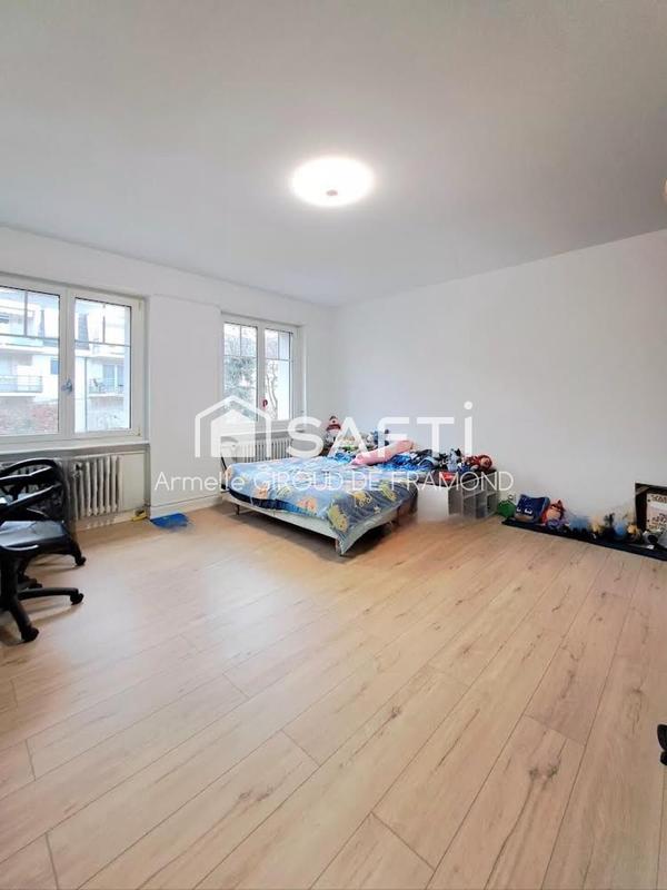 Maison - 194 m² - 8 pièces